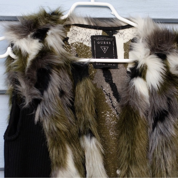 Guess Jackets & Blazers - HOST PICK🎉•GUESS faux fur vest✨